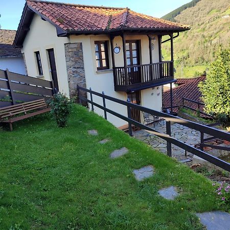 La Casina De Santulaya Villa Adrales ภายนอก รูปภาพ
