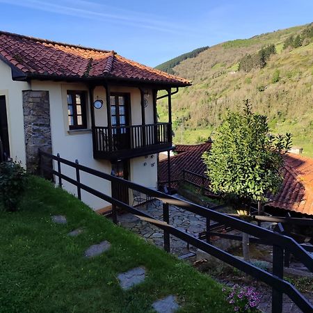 La Casina De Santulaya Villa Adrales ภายนอก รูปภาพ