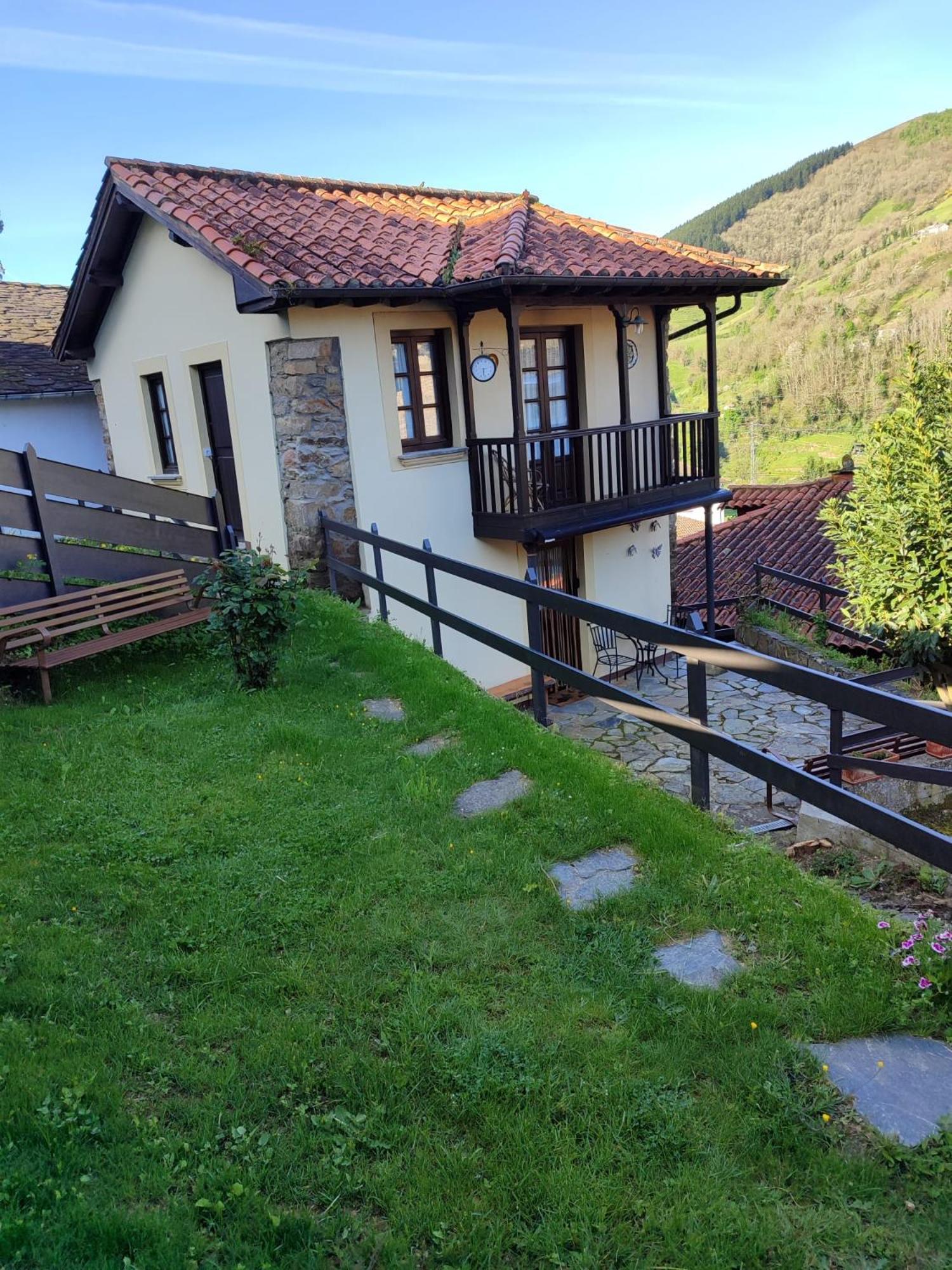 La Casina De Santulaya Villa Adrales ภายนอก รูปภาพ