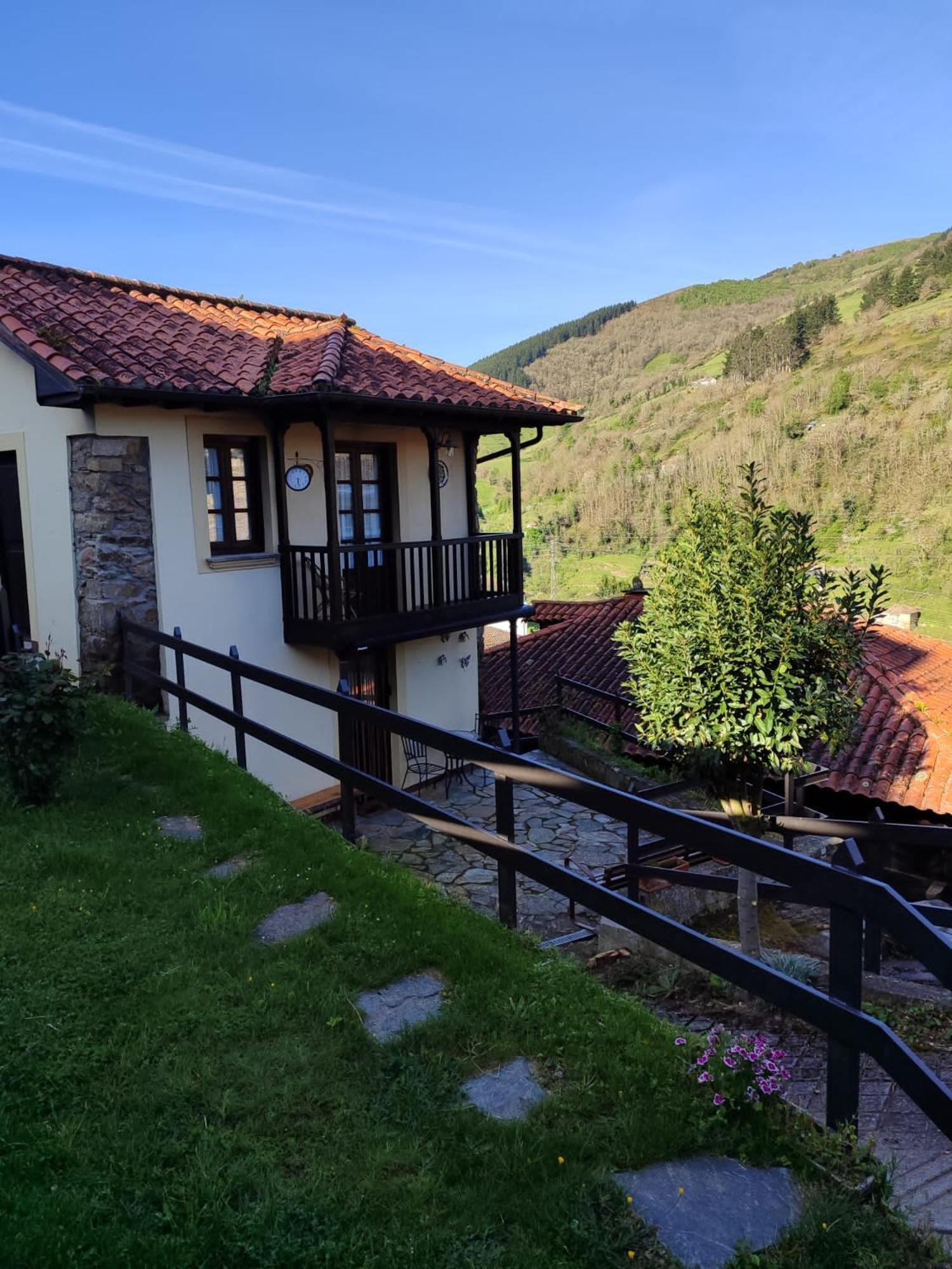 La Casina De Santulaya Villa Adrales ภายนอก รูปภาพ