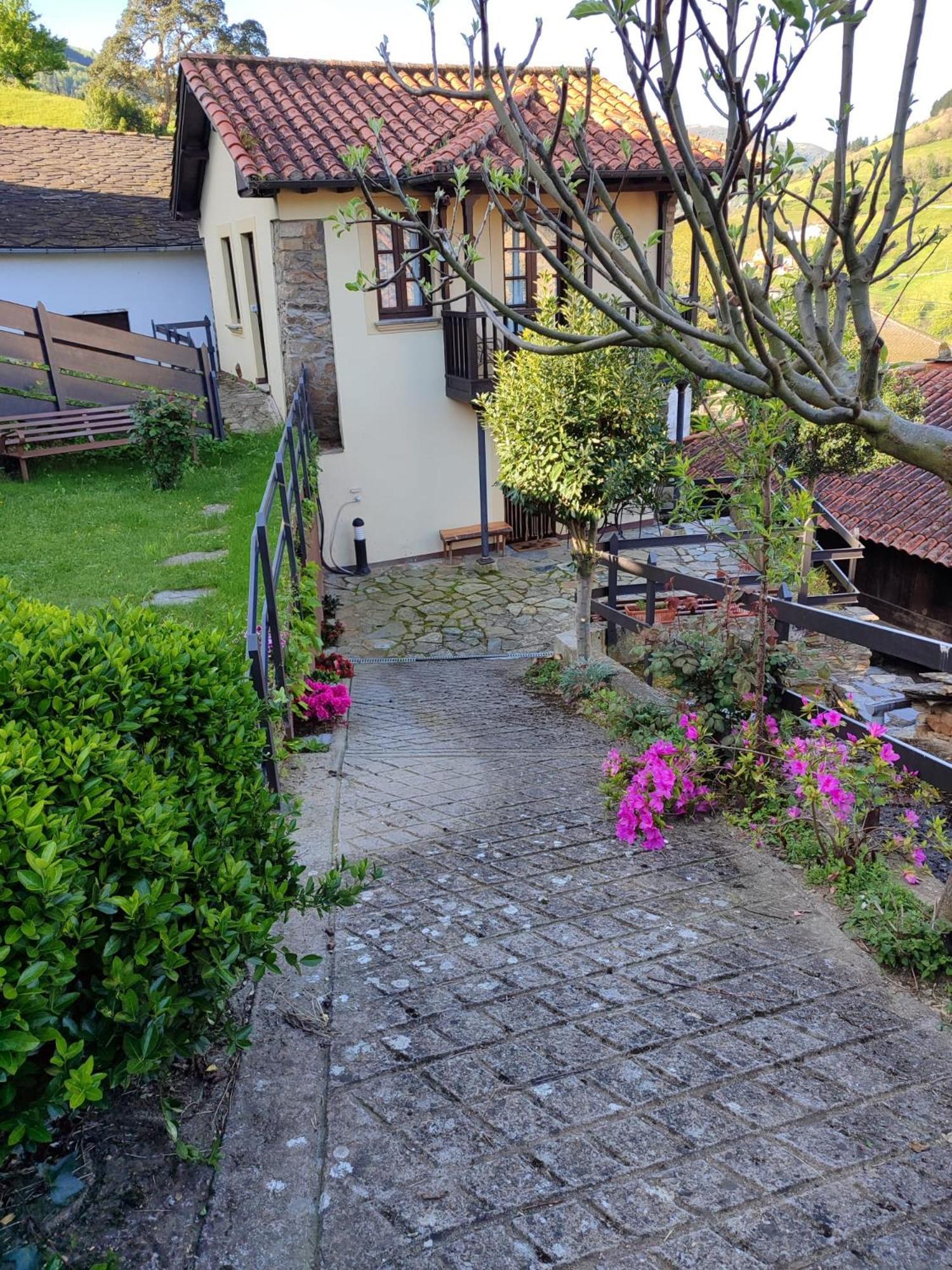 La Casina De Santulaya Villa Adrales ภายนอก รูปภาพ